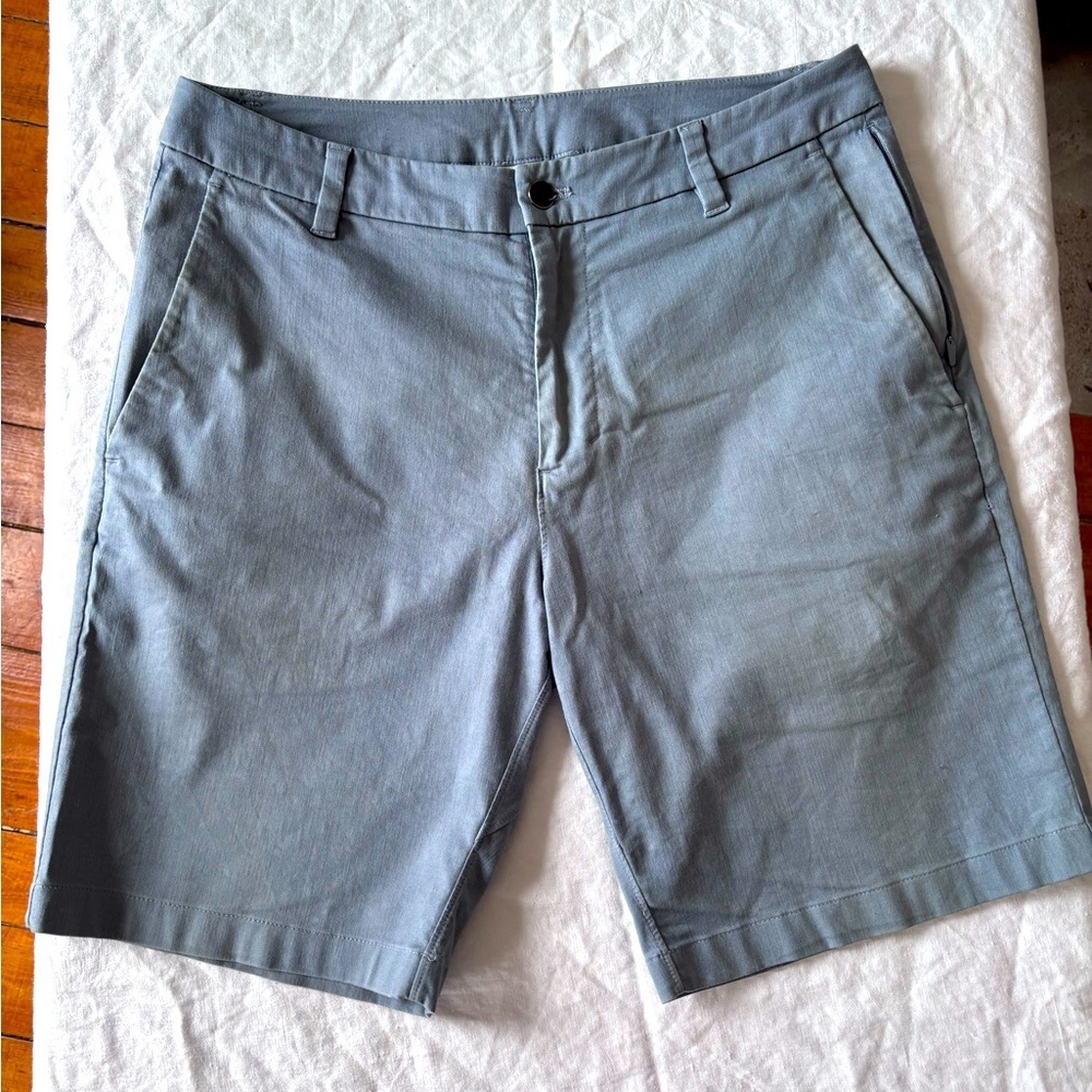 Lululemon Men’s Commission Classic Fit Short 9” Chambray Blue Size 32